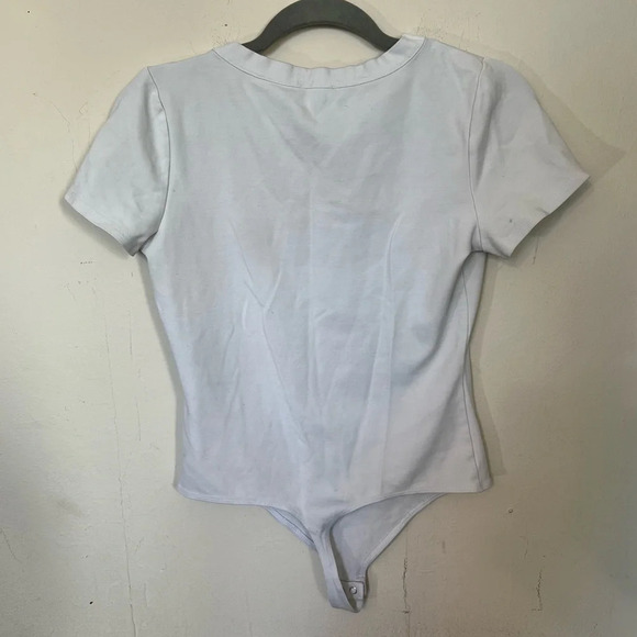 Express Classic White Crewneck Short Sleeve Tee Shirt Bodysuit Size Medium - Picture 7 of 7